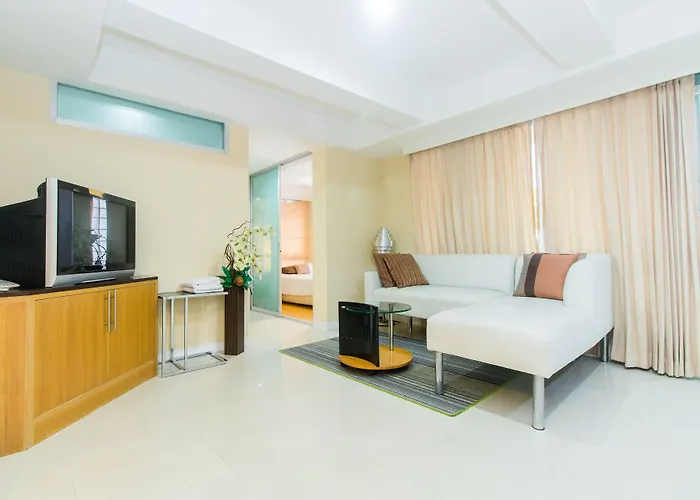 Silom Convent Garden Pensión 3*